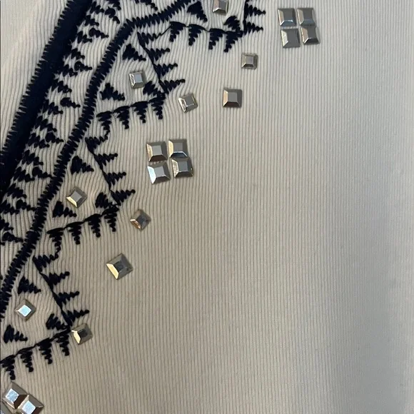 4/$20 Alia Cream Tee with Intricate Black Design - Picture 3 of 4